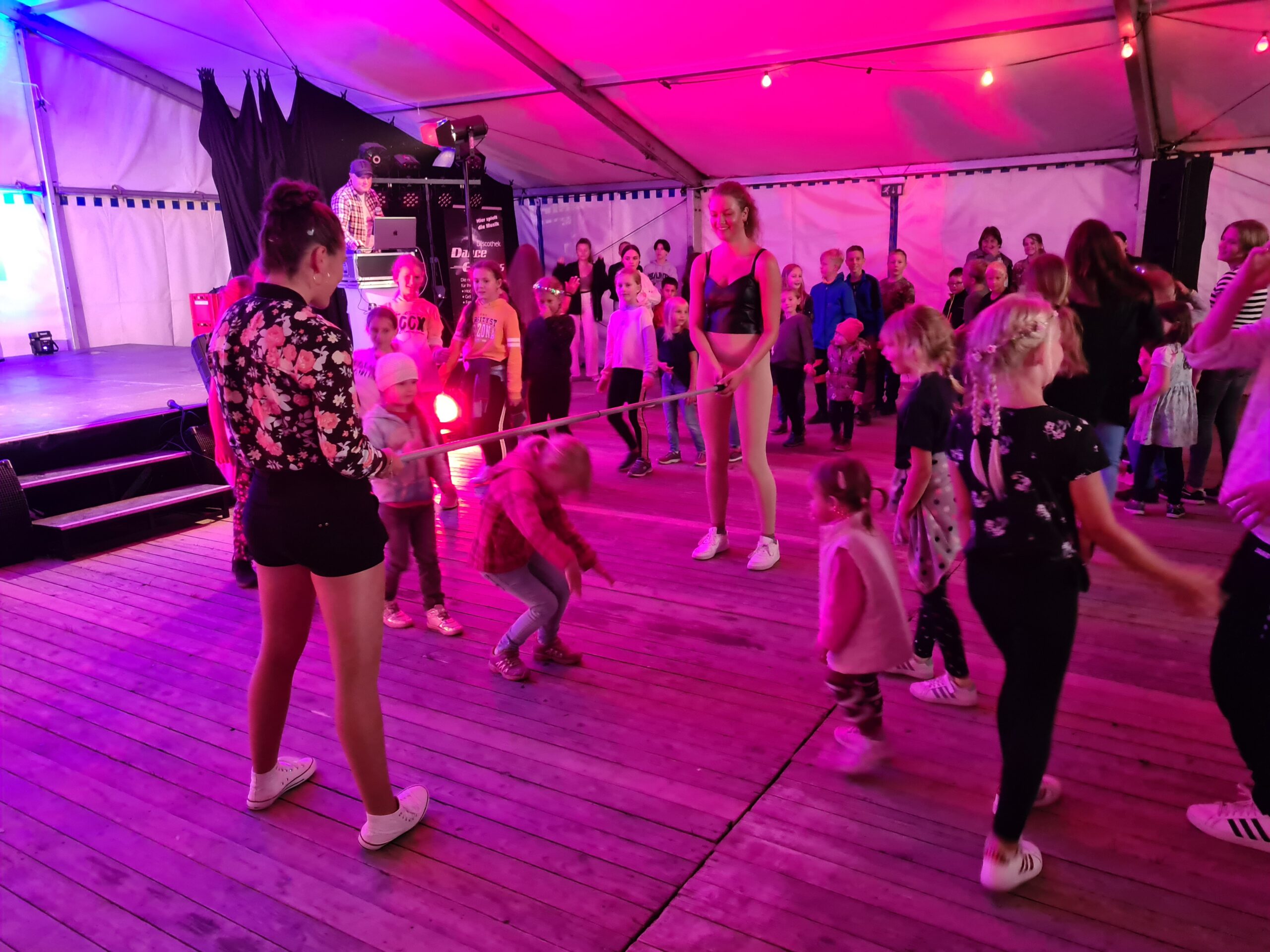 Routis Dance Party (Familiendisco mit Animation)